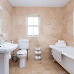 Nyaraló Historic Luxury House *