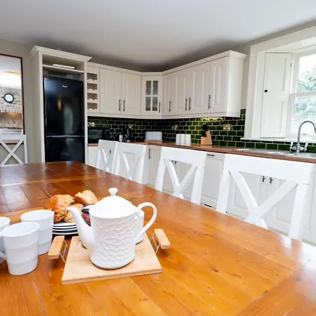 Historic Luxury House 펜션 Corofin (Clare)
