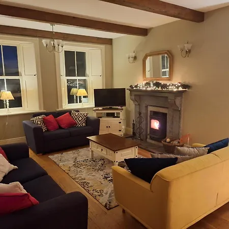 펜션 Historic Luxury House Corofin (Clare)