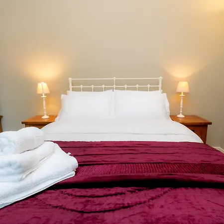 Historic Luxury House * Corofin (Clare)