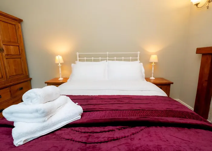 Historic Luxury House * Corofin (Clare)